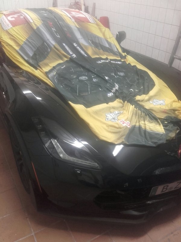 C7Z06Garage.jpg